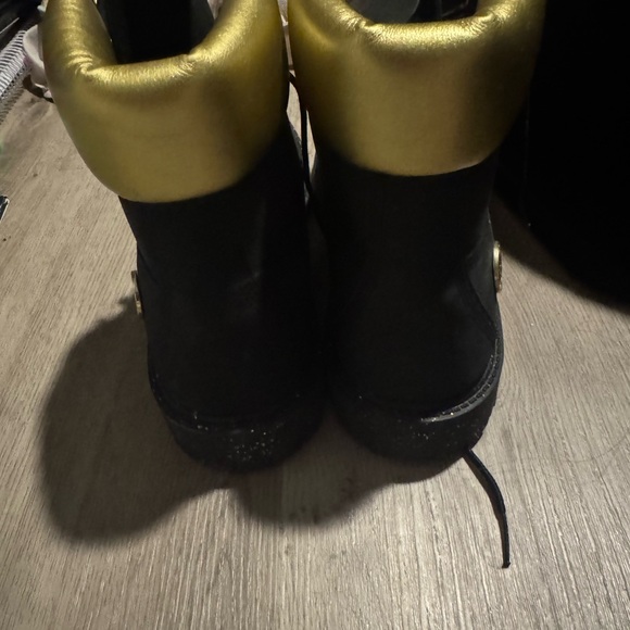 Black Timberland Boots - Picture 4 of 4